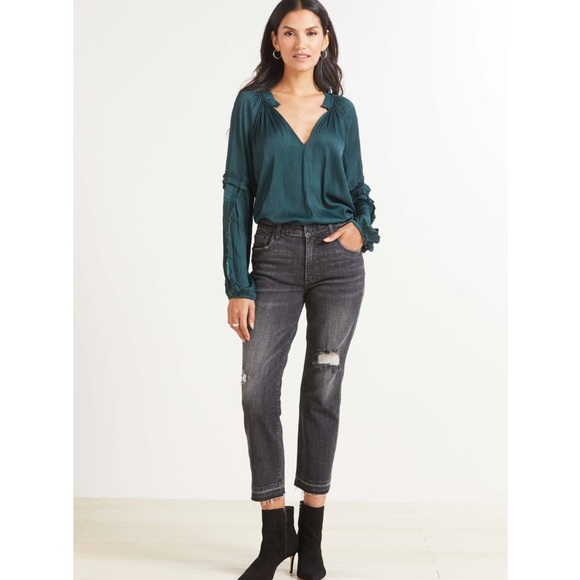 EVEREVE Roan & Ryan Kylee Satin Ruffle Blouse Green XS NWT - Picture 2 of 10